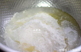 一把面粉,一點(diǎn)白糖,一把細(xì)蔥,教你做酥掉渣的早餐麻糕,巨好吃